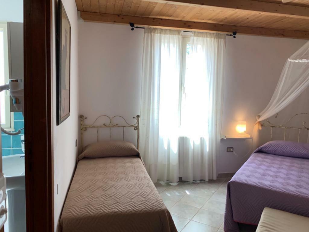 B&B S'Incontru Galtellì Exteriör bild